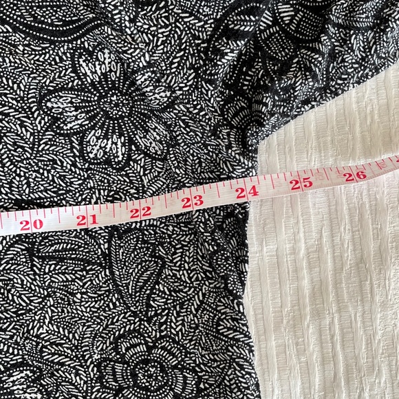 J. Jill Ballet Neck 3/4 Sleeve Black and White Print Top Size XL - Picture 5 of 8